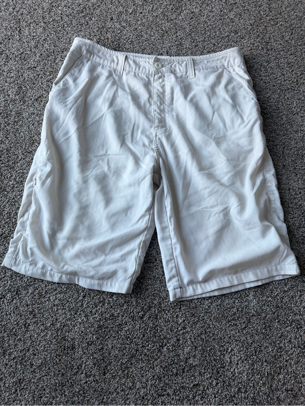 Hurley Art Department Men's 34 White Pinstripe Walk Shorts Y2K Surf Skate